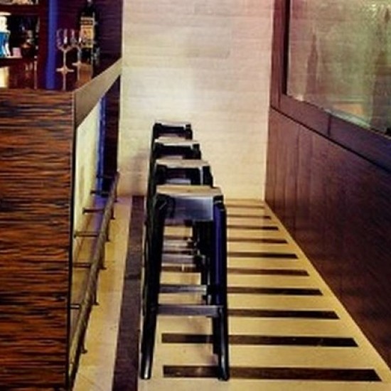 FOX 75εκ. ΣΚΑΜΠΟ BLACK TRANSP.