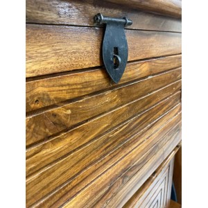 Μπαούλο αποθήκευσης, κατασκευασμένο από μασίφ ξύλο